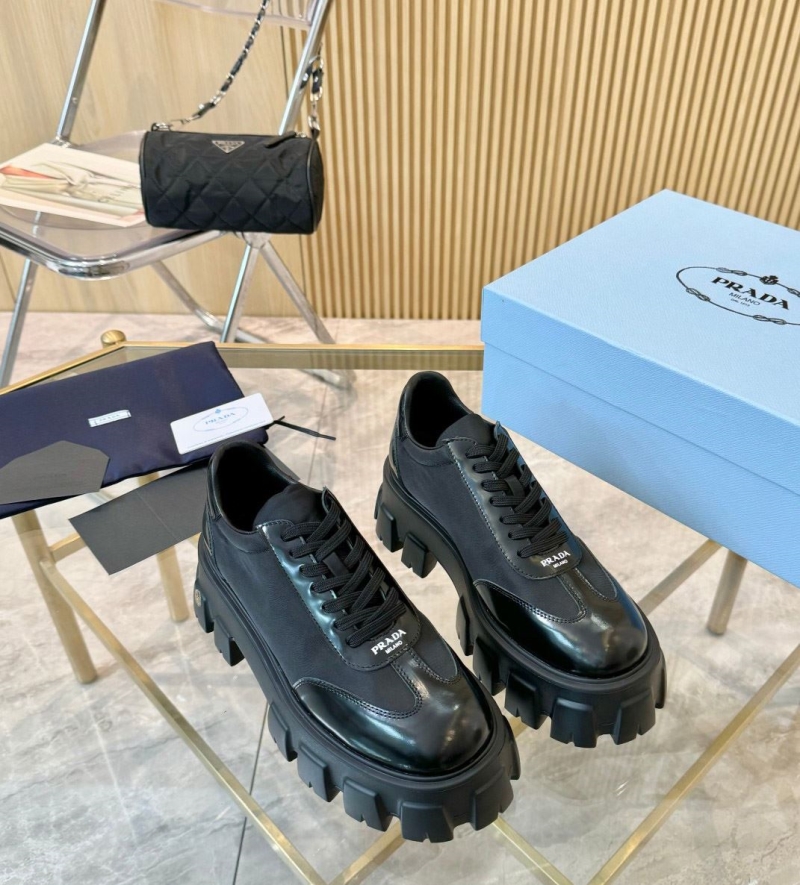 Pra*a casual shoes